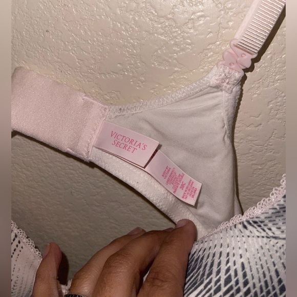 Victoria secret body by victoria lined perfect coverage - Picture 2 of 2